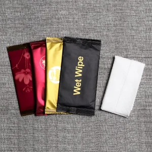 Custom Logo Hand Mouth Cleaning Wet Wipe Mini Single Piece Disposable Nonwoven Restaurant Cleansing Wet Tissue Wipes