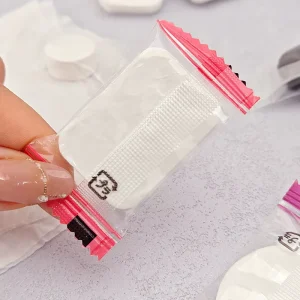 Disposable Compressed Bath Towel Wet Wipes Tablets Super Strong Water Absorption for Travel Use Non Woven Fabric Customizable