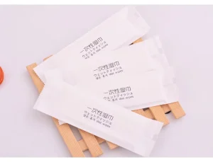 Large Sized Non Woven Antibacterial Eco Friendly Individually Wrapped Wet Wipes Customized Sheet Size Logo Printed Single Pack