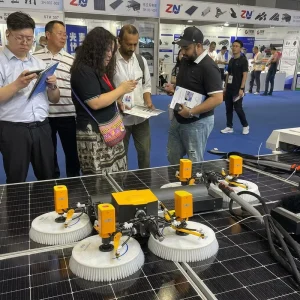 Portable Electric Solar Panel Cleaning Brush 3.5-7.5m Extendable Pole PV Cleaner Tool for Commercial Solar Power Plant
