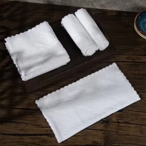 Single Use Paper Wet Towels Individually Wrapped Travel Use Makeup Removal Cleansing Hot Hand Wiping Towels