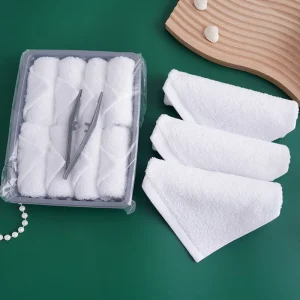 White Small Square Disposable Pure Cotton Solid Plain Weave Towel Soft Highly Absorbent Catering Restaurants Hand Towels